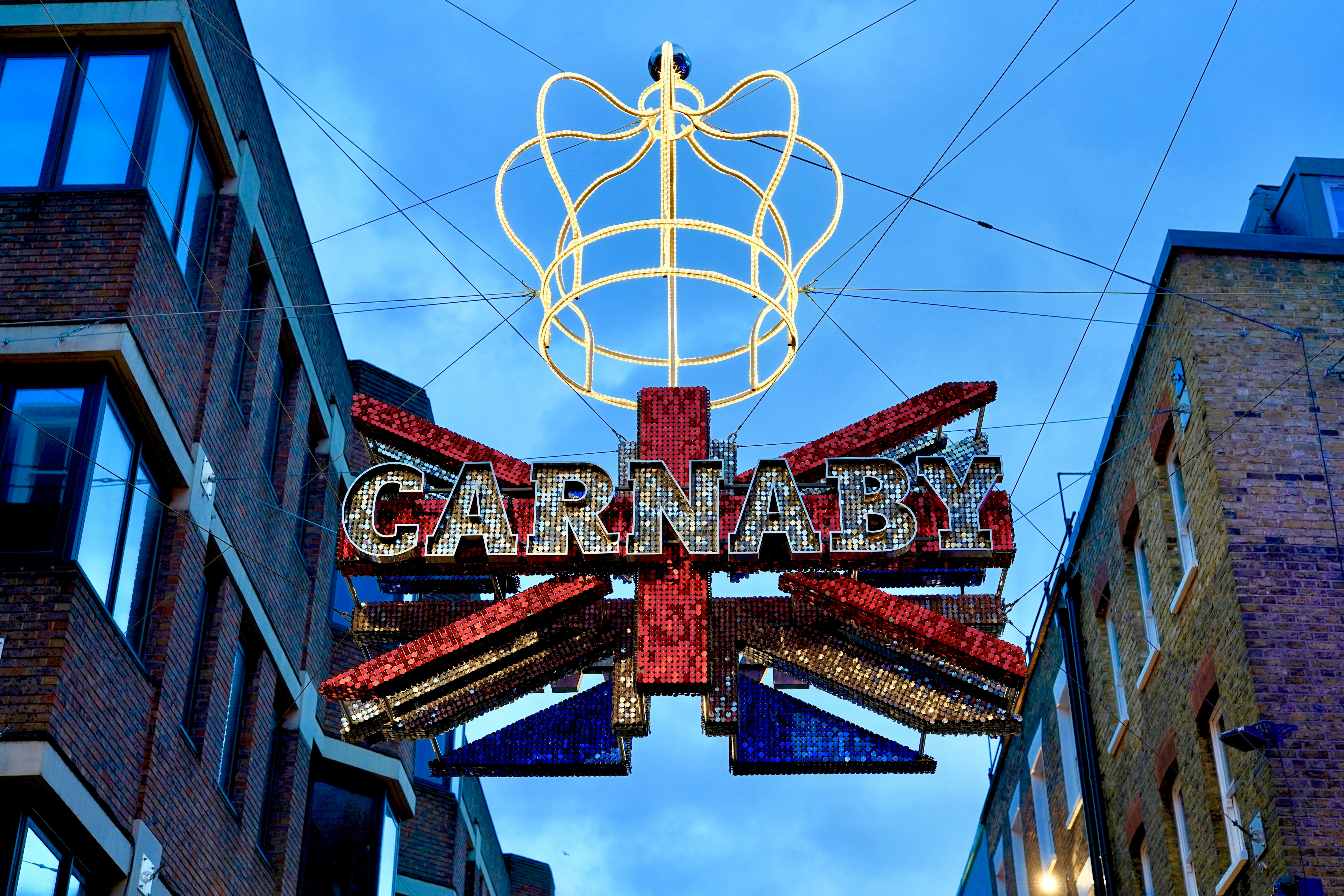 Luci Natale Londra: la creatività di Carnaby Street
